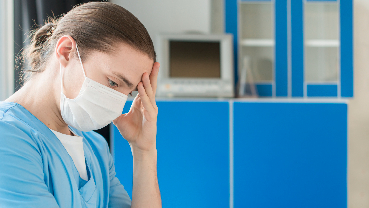 CRISI DEL SISTEMA SANITARIO: ABBANDONO DEL POSTO DI LAVORO (TRA STRESS, MANCATO RICONOSCIMENTO ED EMERGENZA COVID-19